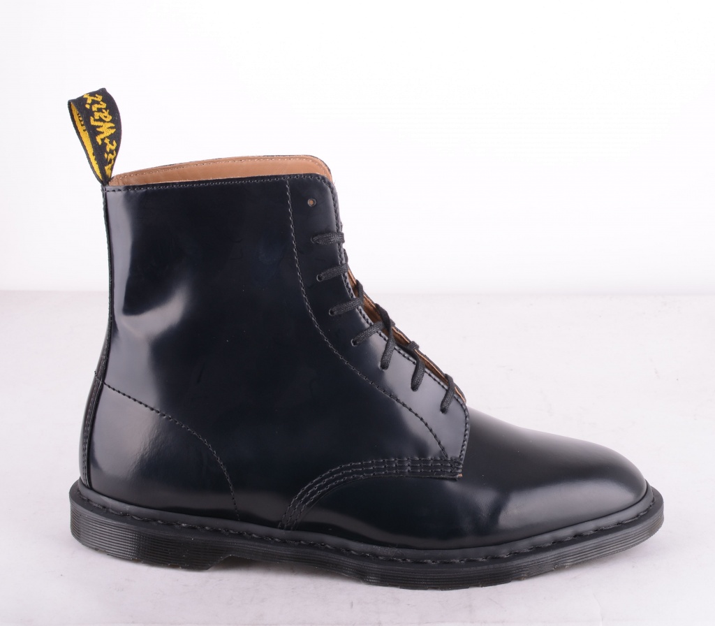 elsham 8 eye boots black leather