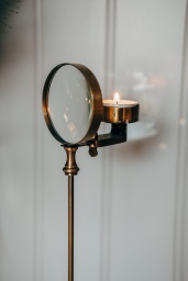 Magnifying Candle Holder L