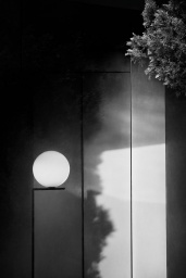FLOS Floor IC Light F1 Outdoor Black / Black Lava