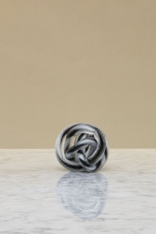 Knot S No 2 Black and white