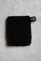Grytlapp Handstickad Svart