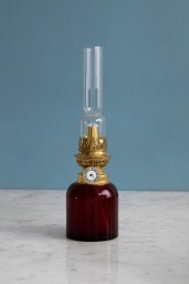 Koholmen Fotogenlampa Rubinröd