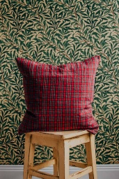 Linnekudde Red Tartan