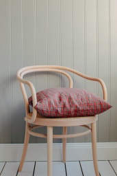 Linnekudde Red Tartan