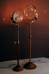 Magnifying Candle Holder S