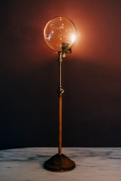 Magnifying Candle Holder L