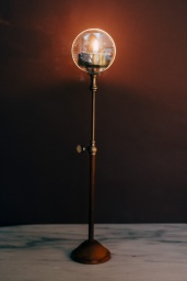 Magnifying Candle Holder S
