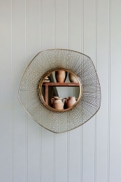 Wall Mesh Mirror Stream