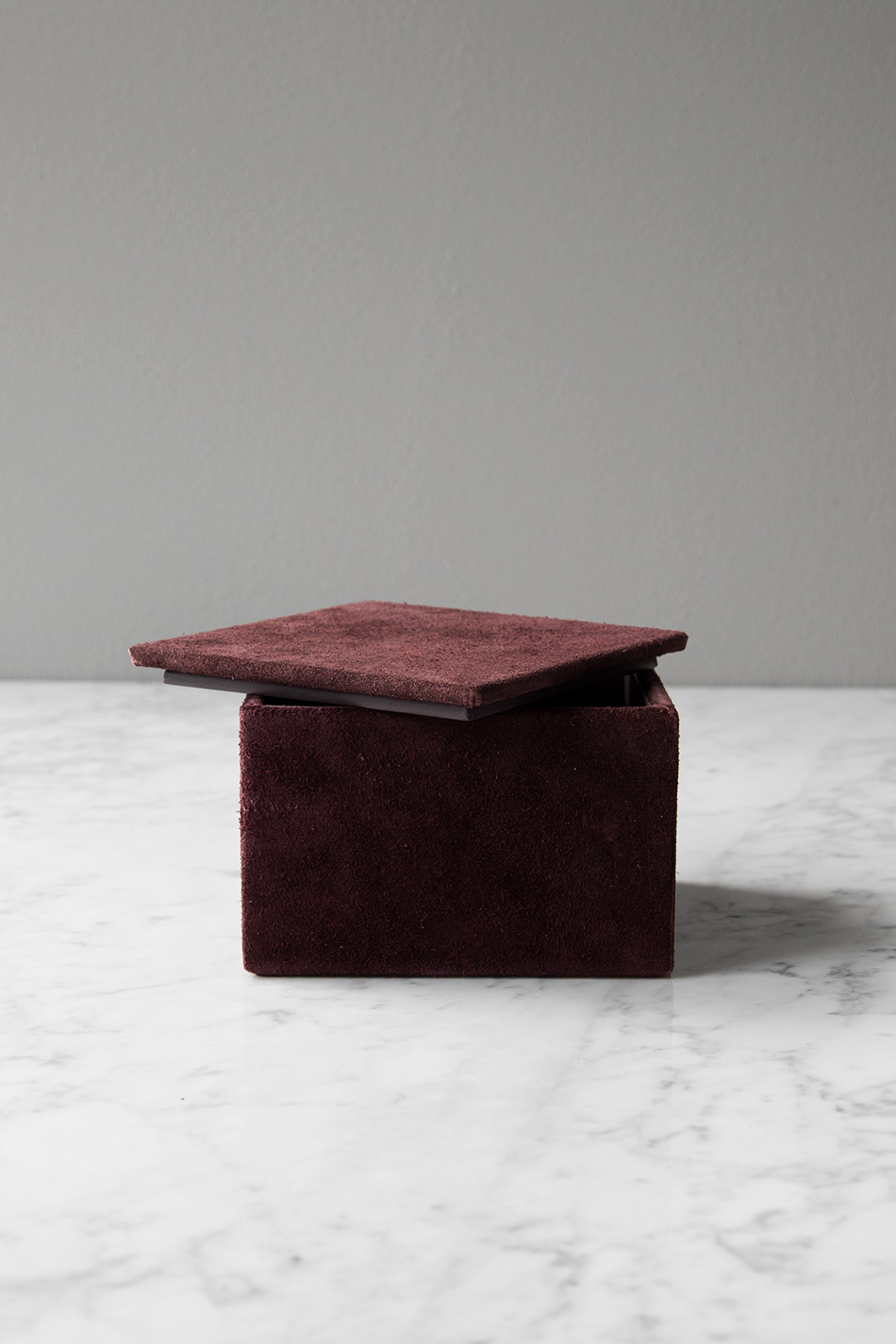 Suede Box Liten Aubergine