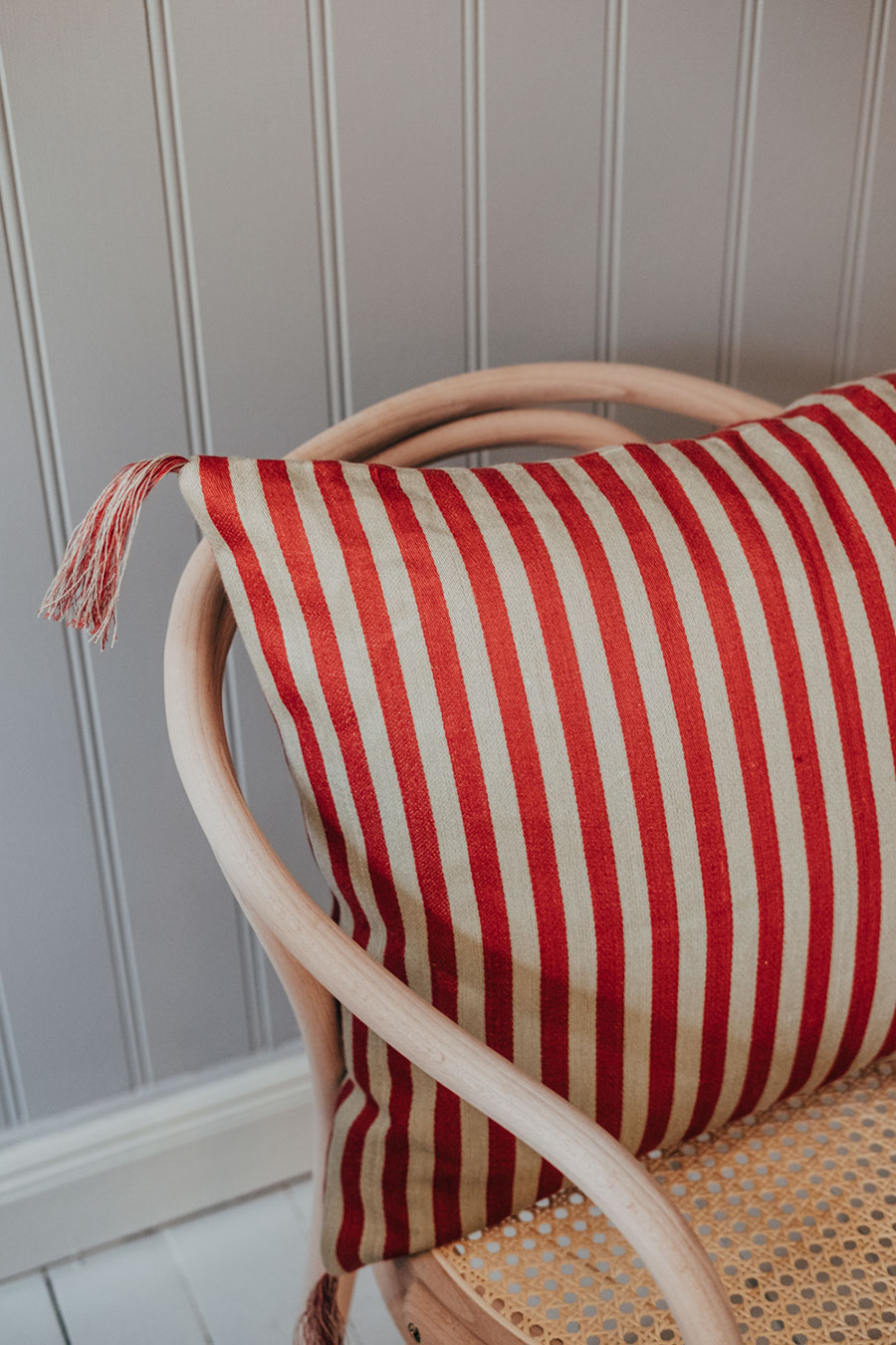 Kudde Bolster Rödrand