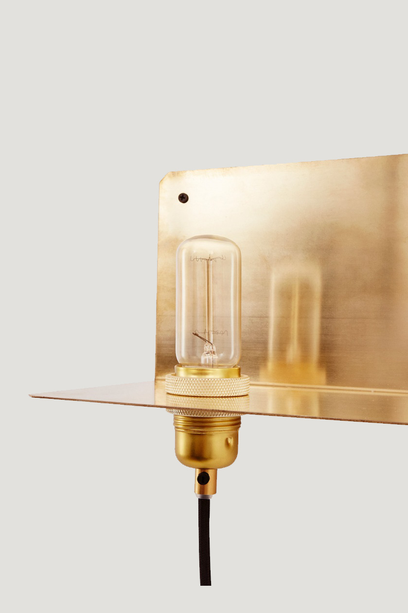 Frama 90° Wall Light Brass