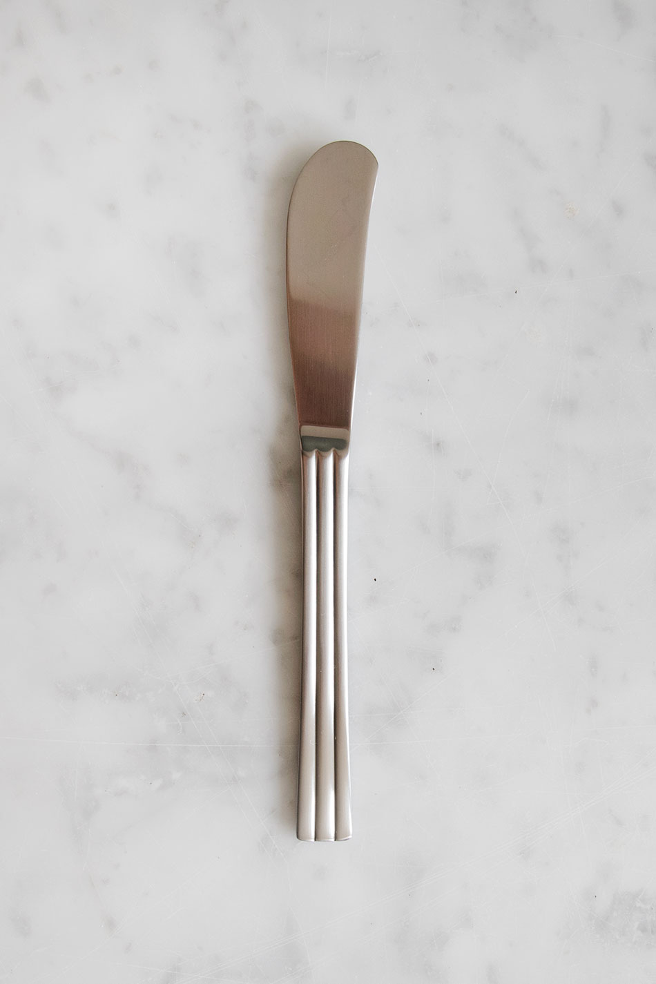 Thebe Smörkniv