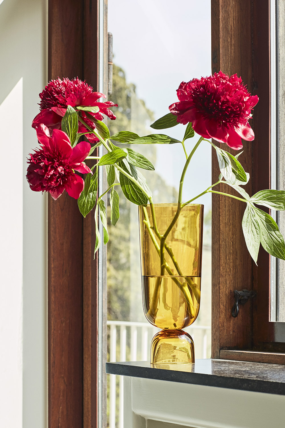 Bottoms Up Vase Amber