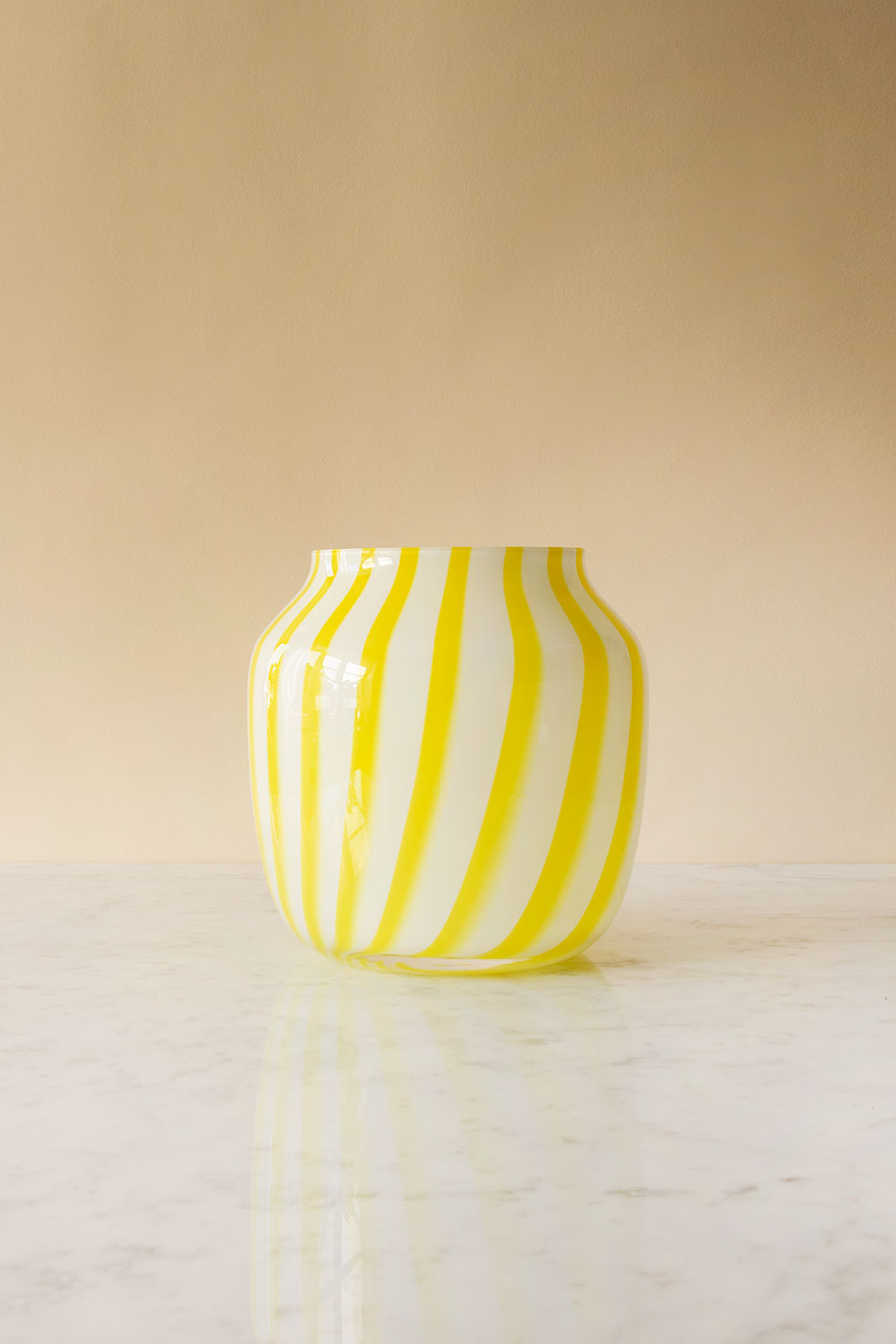 Juice Vase Wide Yellow
