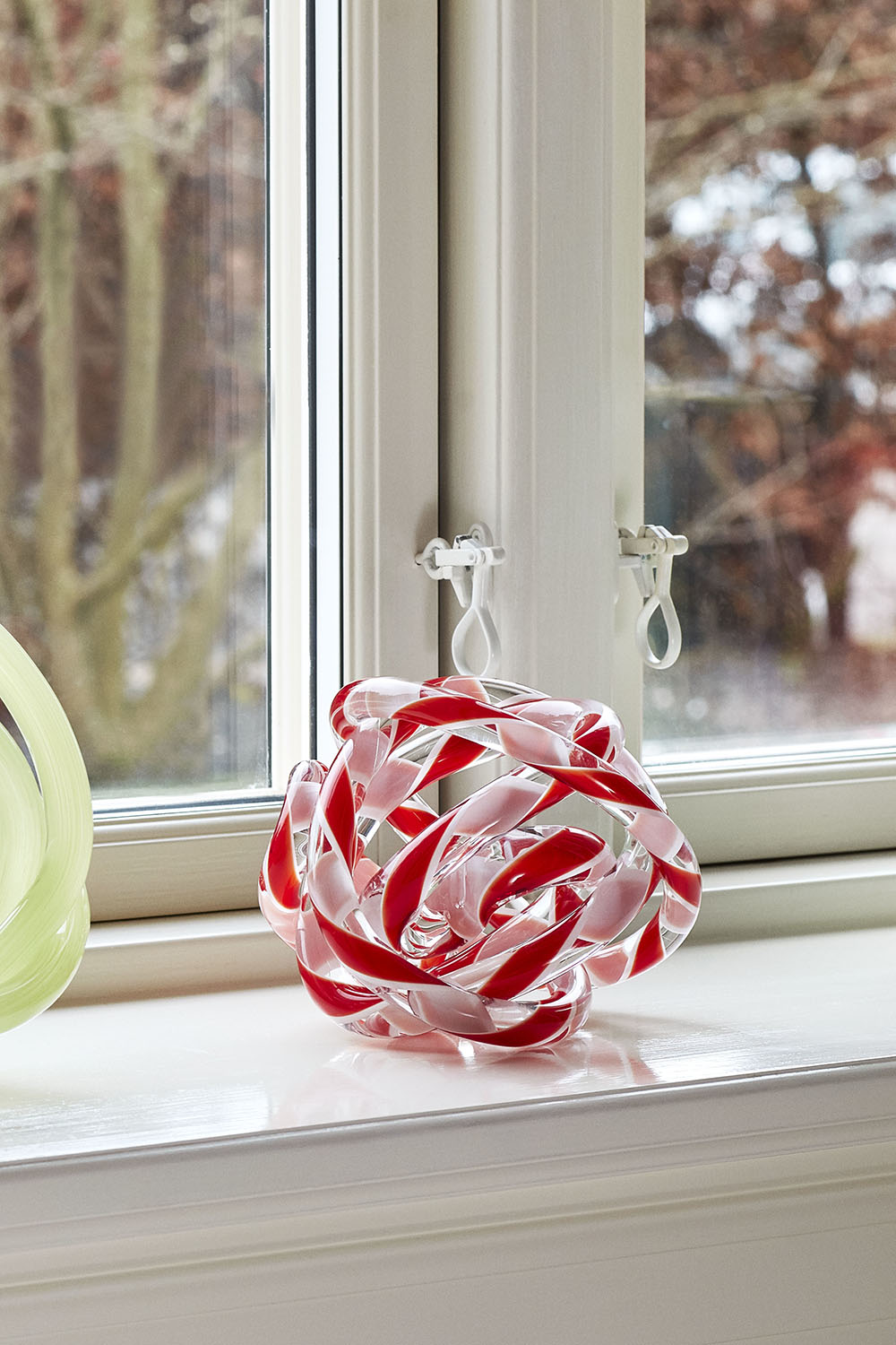 Knot No 2 M Red and white