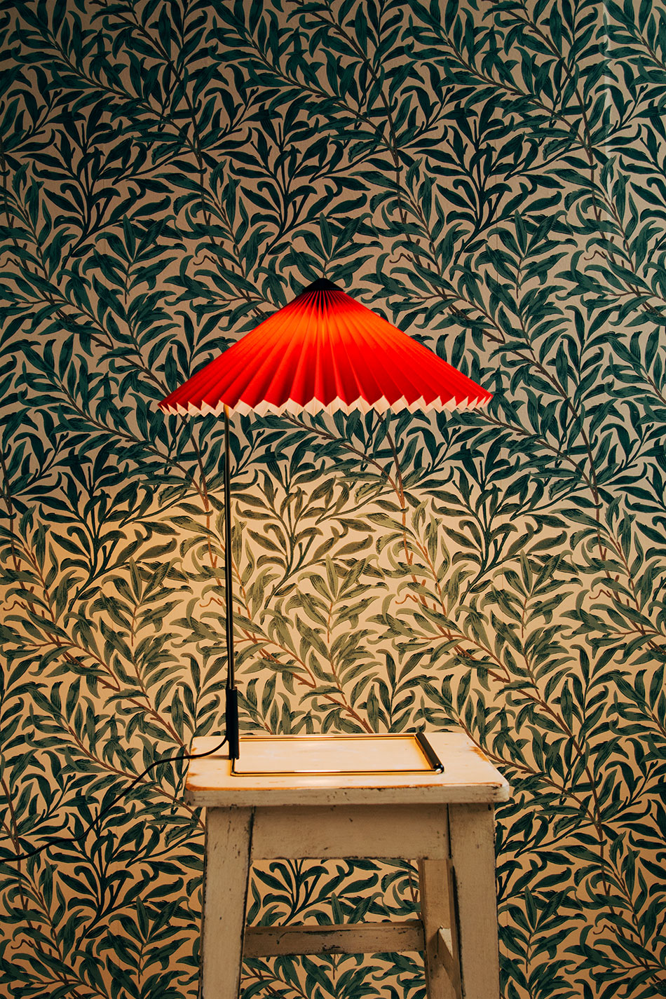 Matin Table Lamp Red