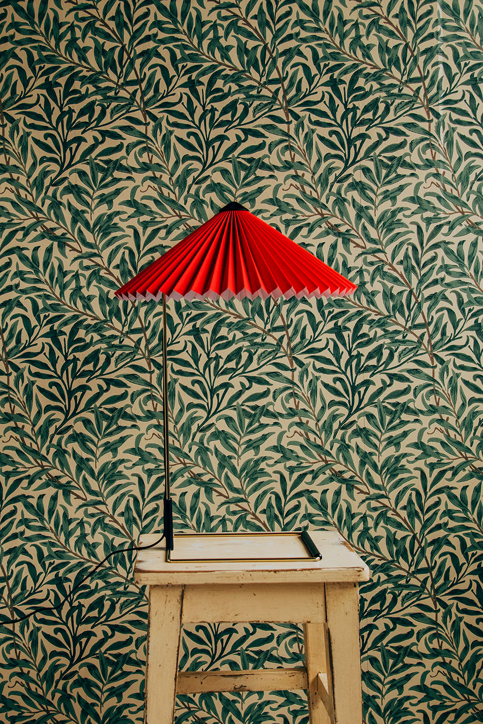 Matin Table Lamp Red