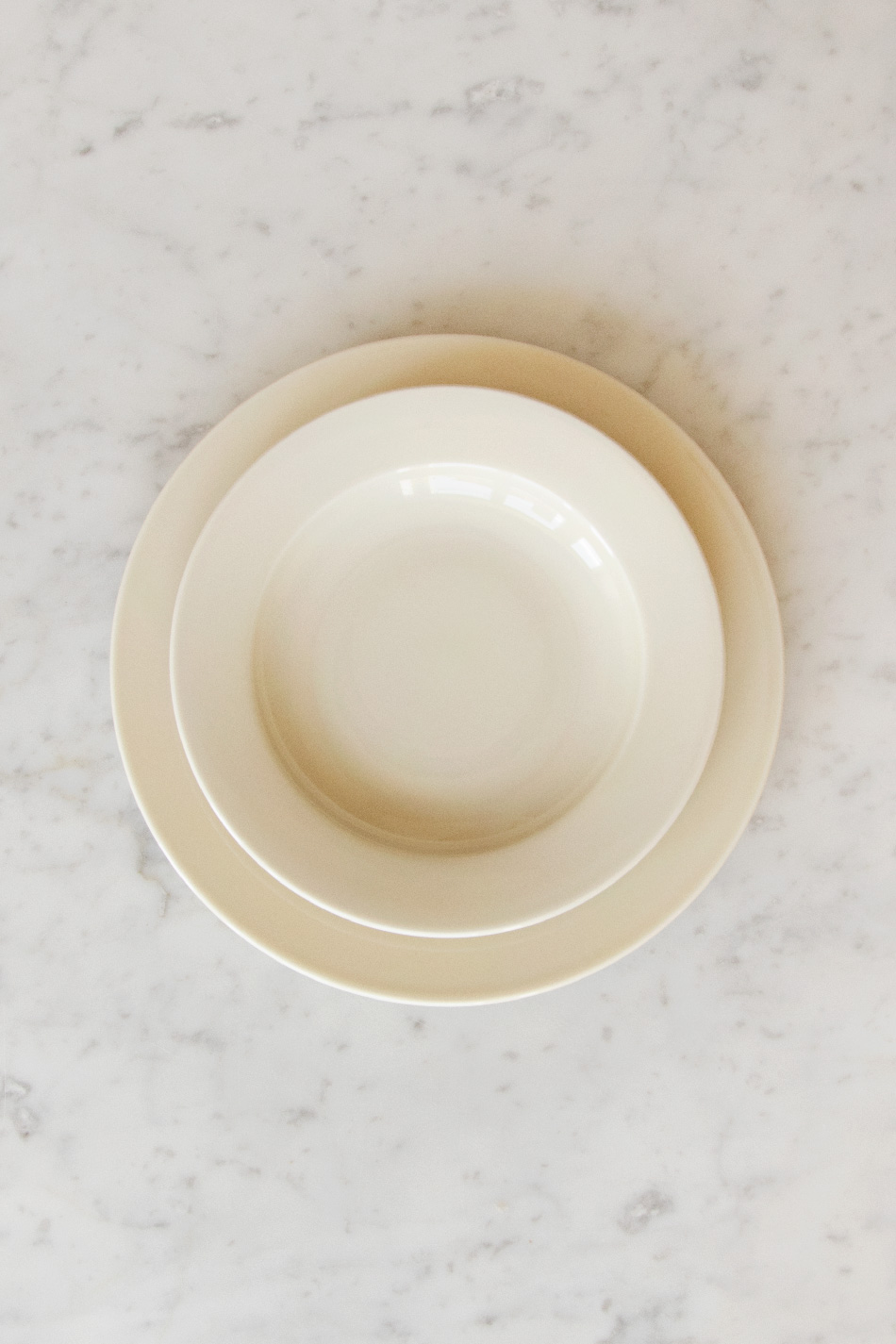 Rainbow Plate 24cm Sand