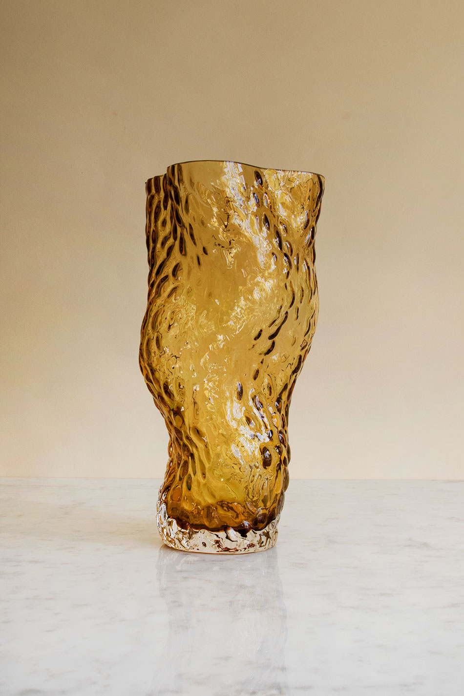 Ostrea Rock Vase Amber