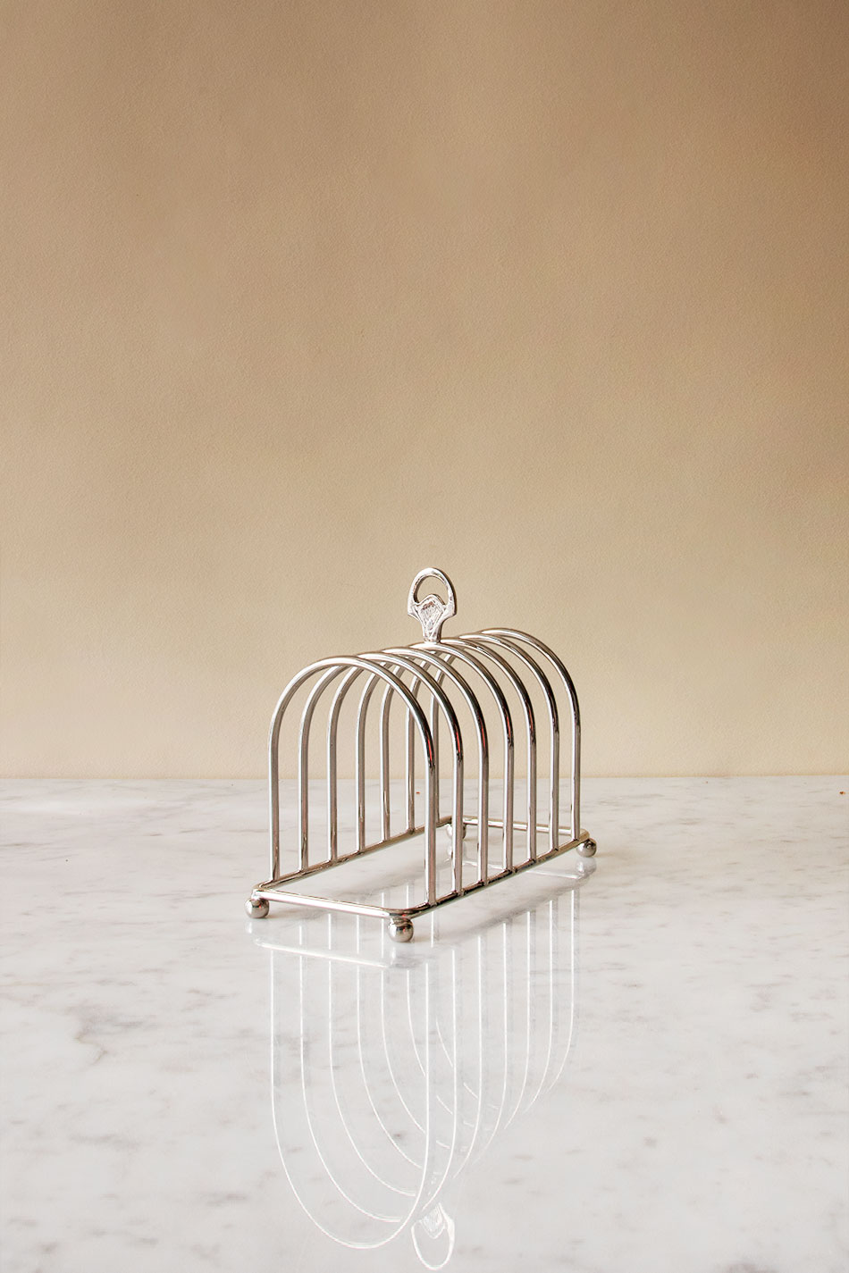The Hotel Toast stand