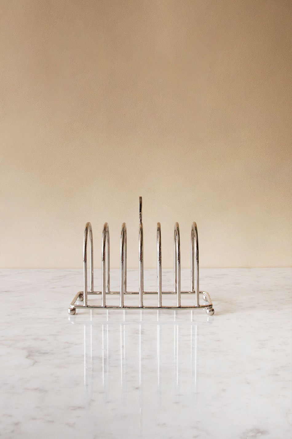 The Hotel Toast stand