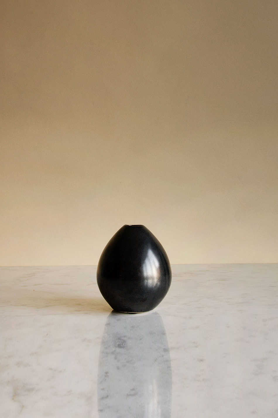 Petty Vase Matt black