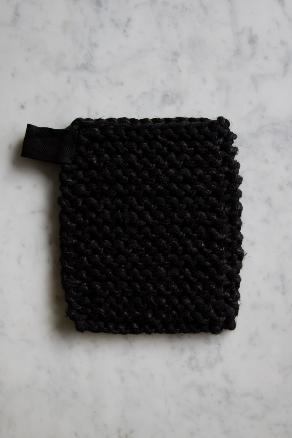 Grytlapp Handstickad Svart