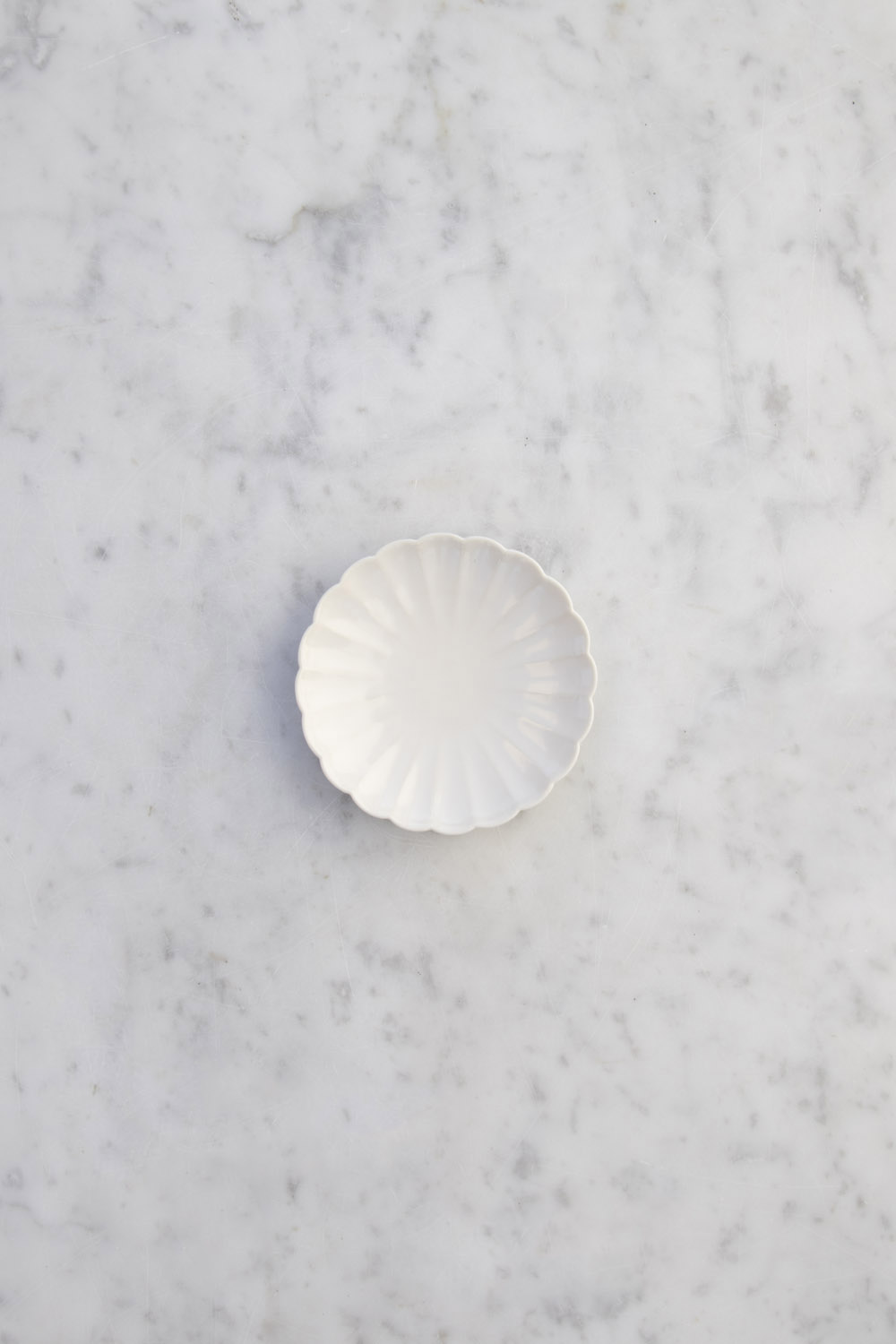 Chrysanthemum Plate Small