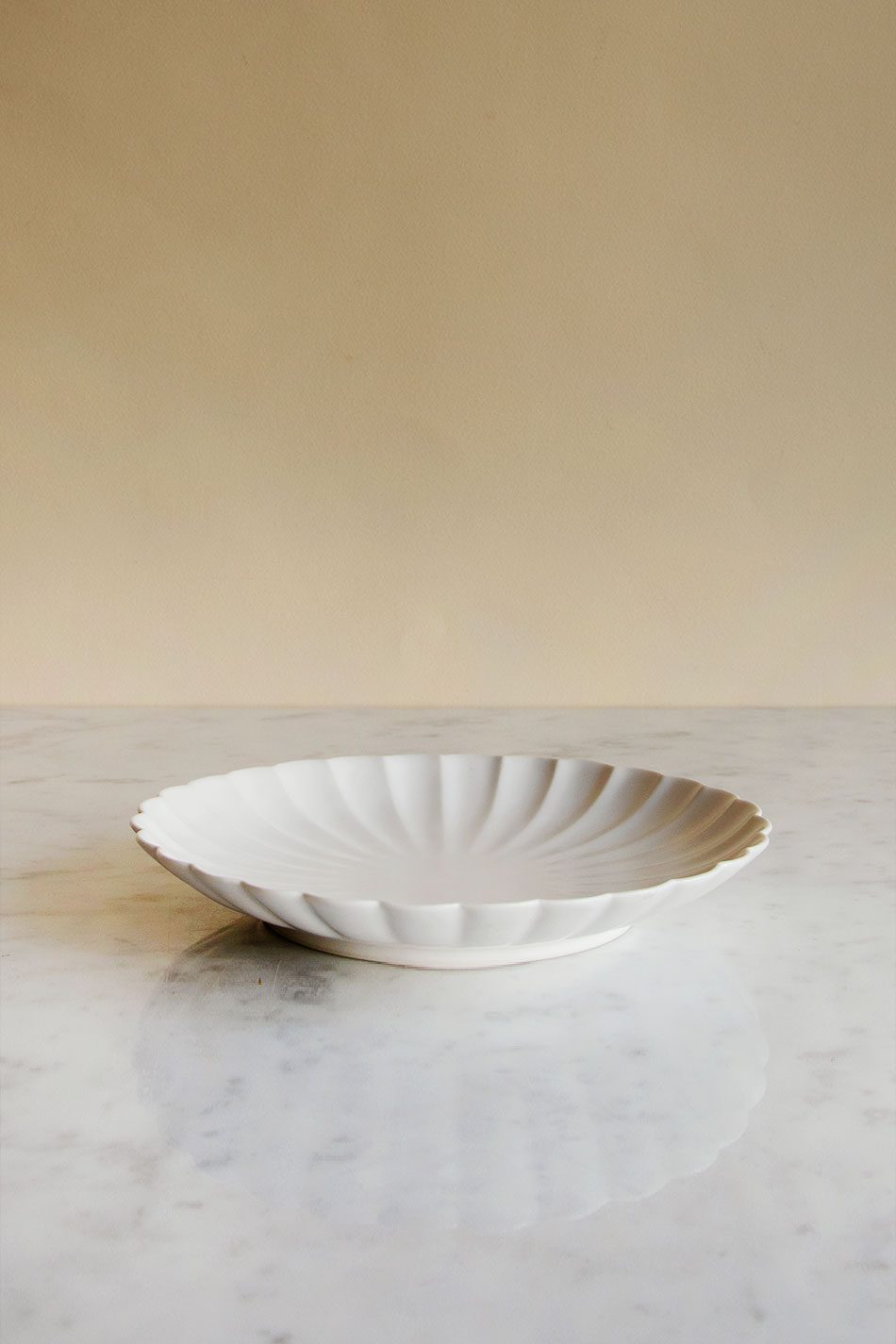 Chrysanthemum Plate Medium
