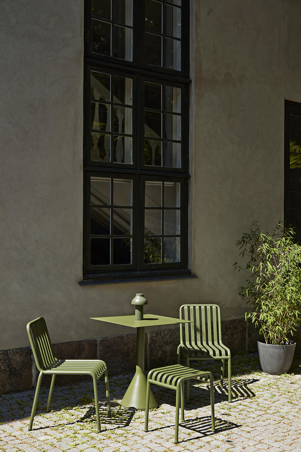 Palissade Cone Table 65x65 cm
