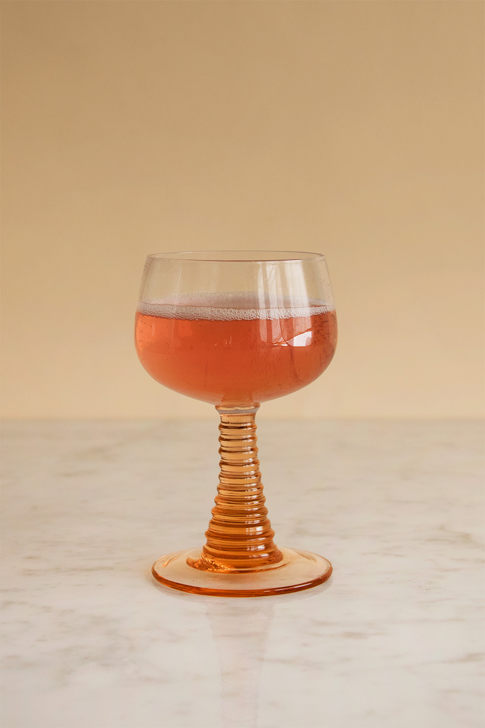 Swirl Wine Glass Nude
