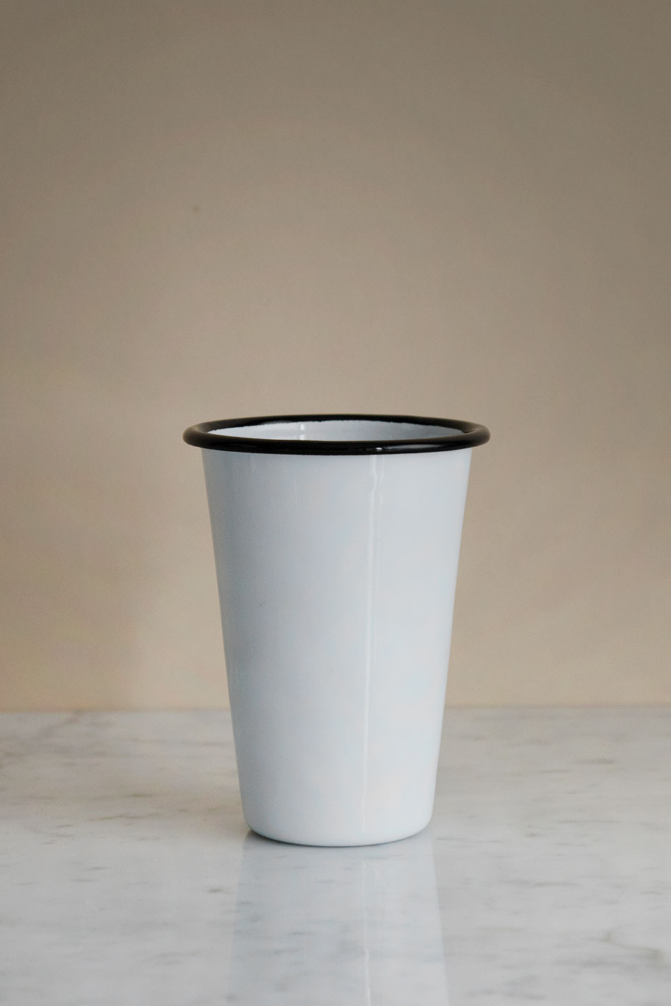 Tandborstmugg Emalj Svart