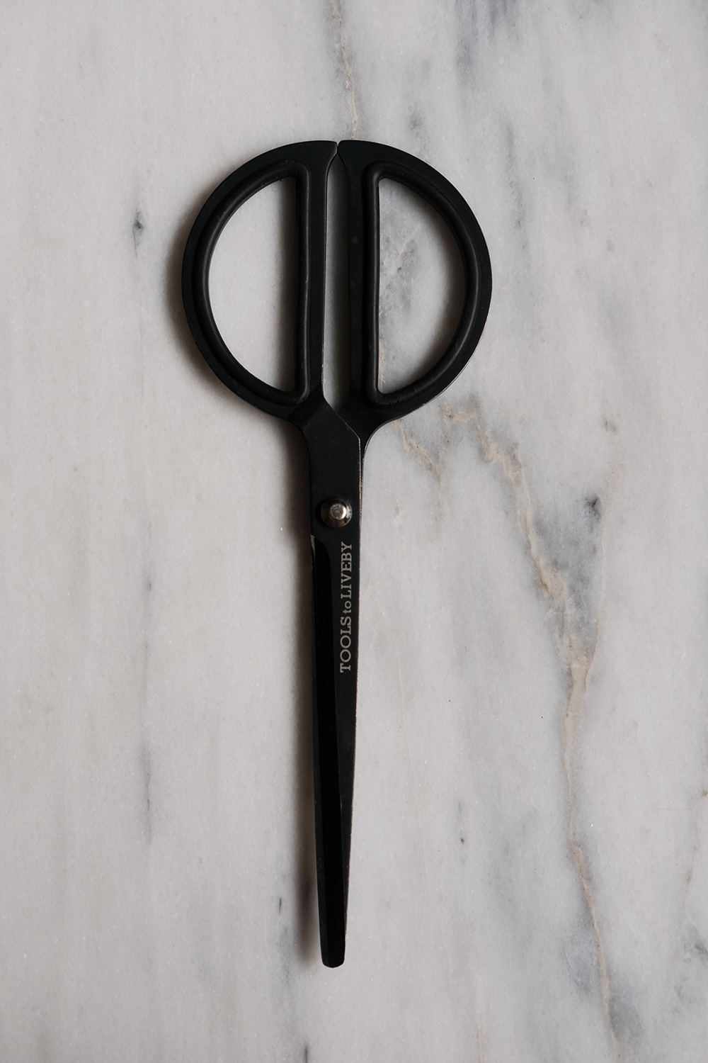 Kontorssax Svart - Tools to Liveby