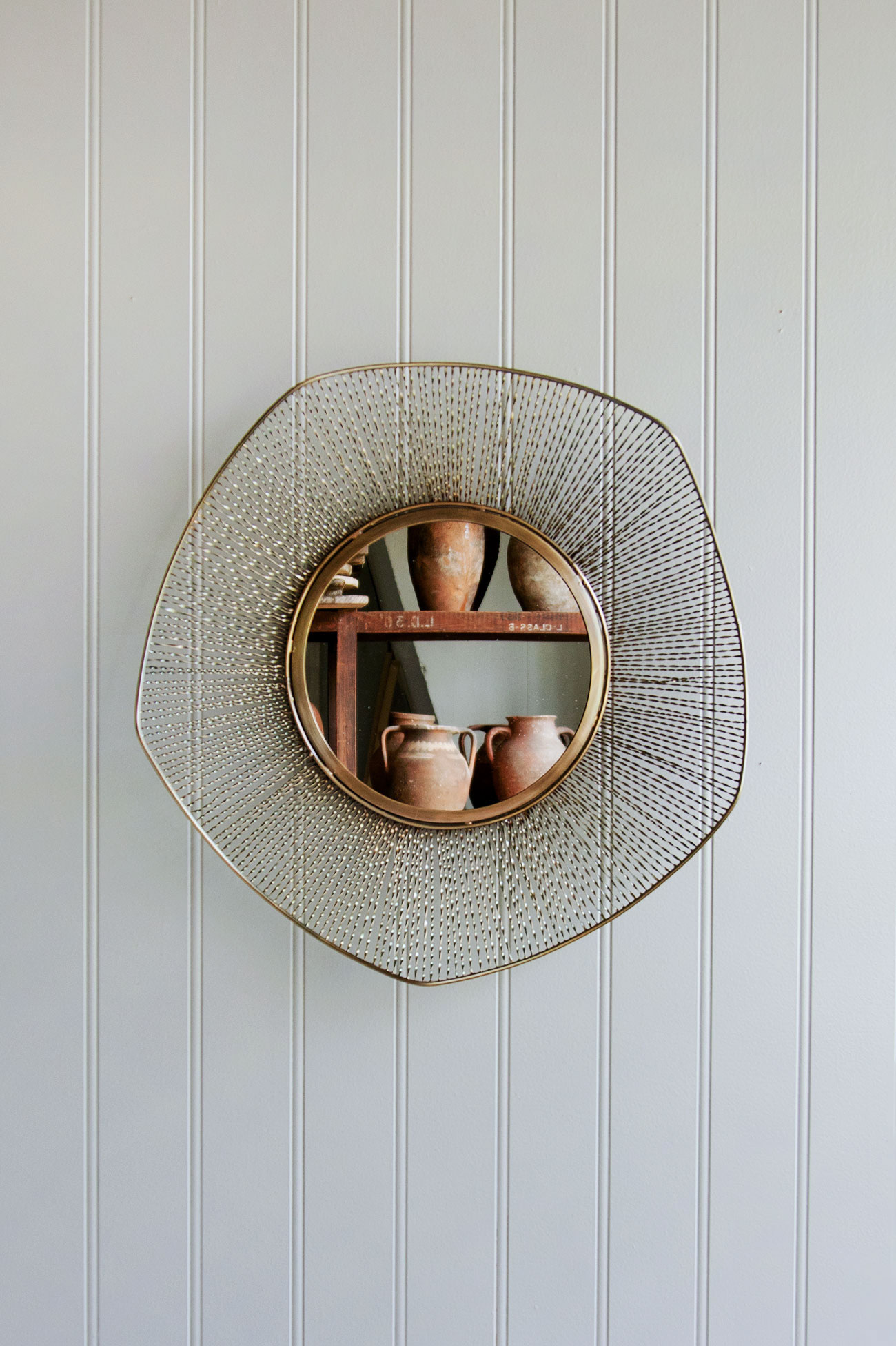 Wall Mesh Mirror Stream