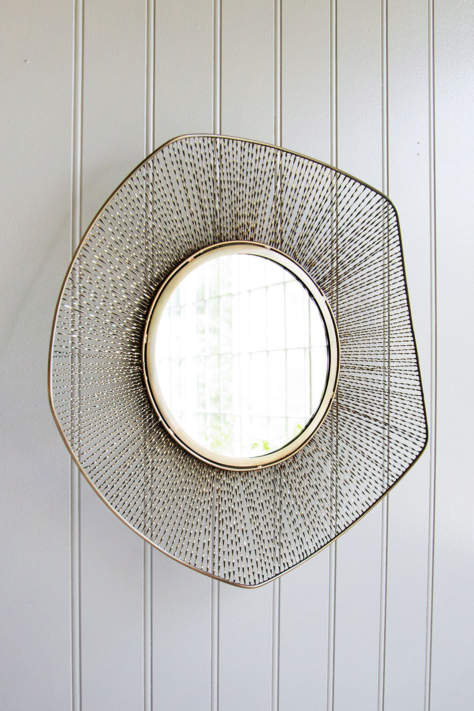 Wall Mesh Mirror Stream