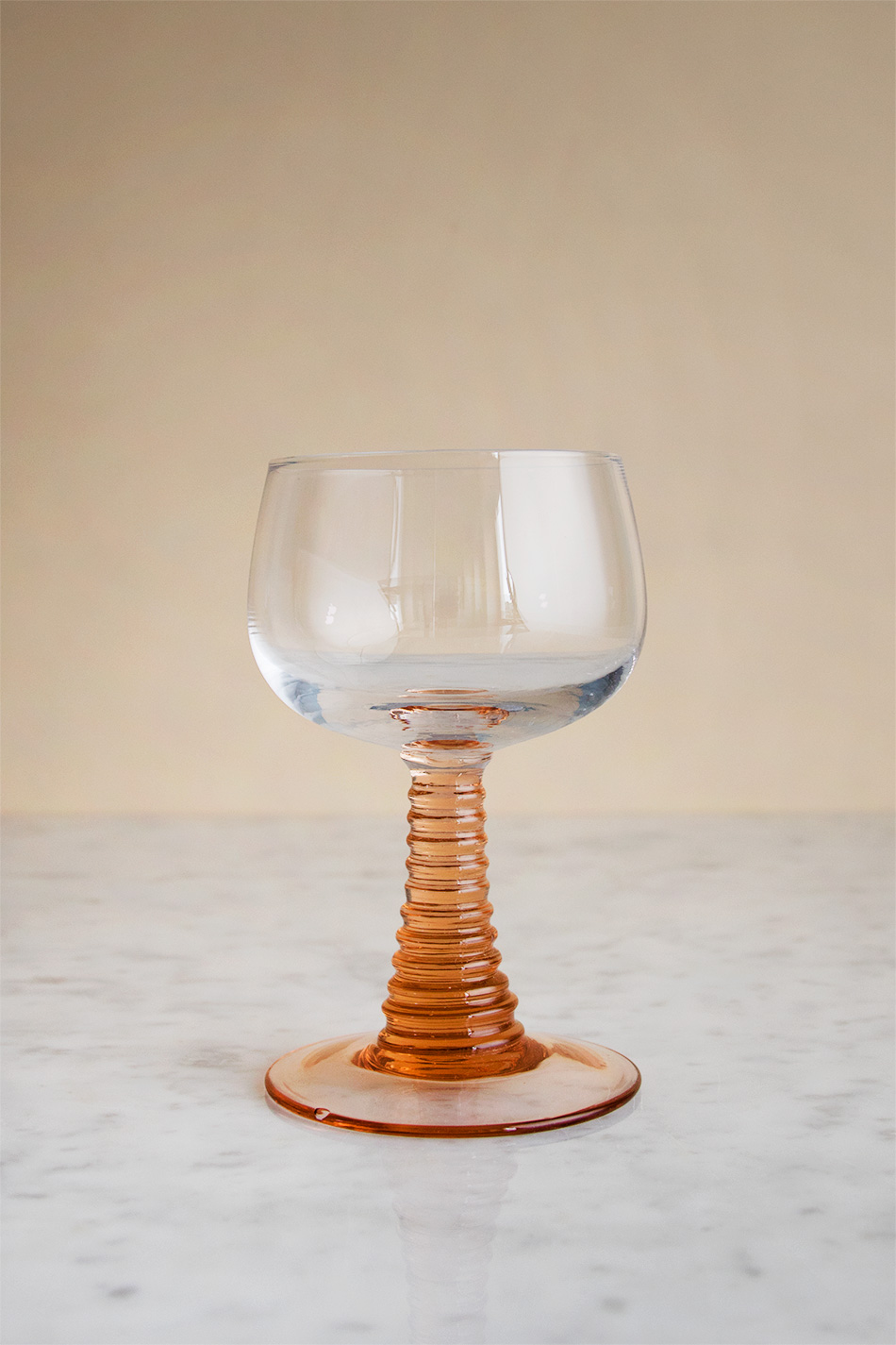 Swirl Wine Glass Nude