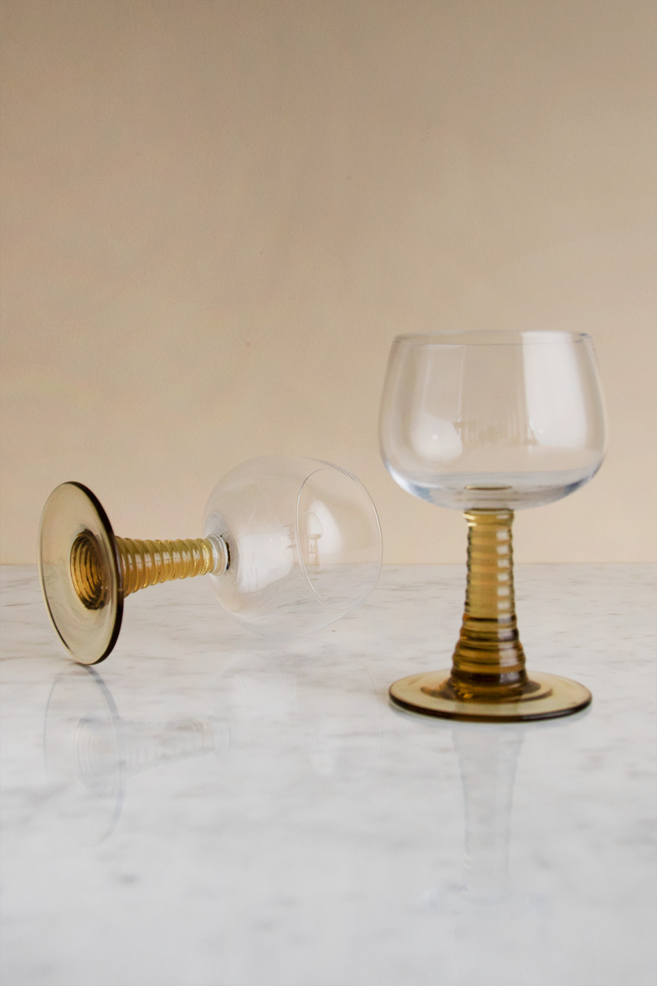 Swirl Wine Glass Olive Green