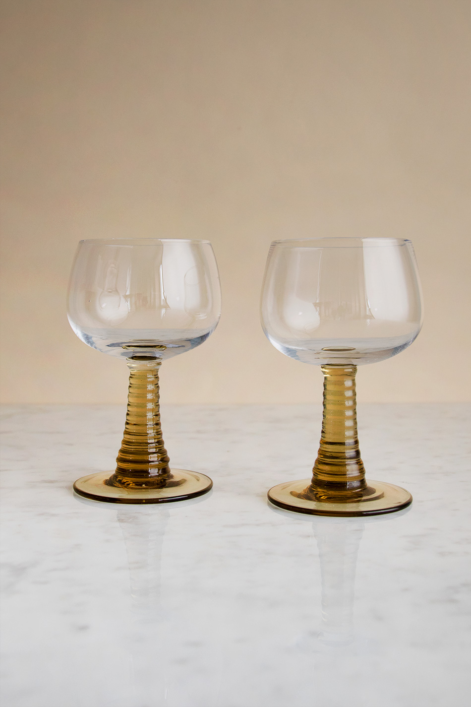 Swirl Wine Glass Olive Green