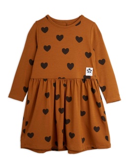 Basic hearts ls dress brown- Chapter 1