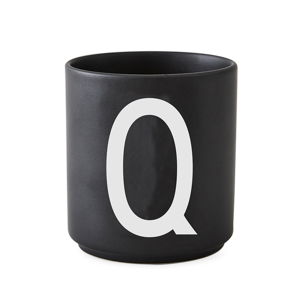 Design Letters Porslin Mugg Q Svart