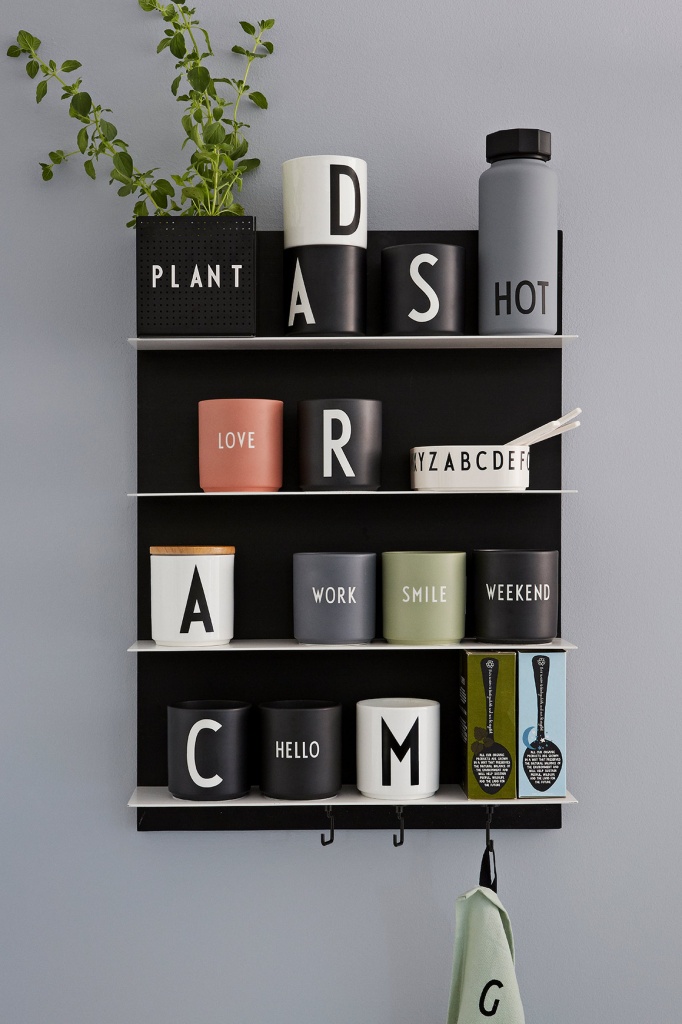 Design Letters Favoritkopp Svart HELLO