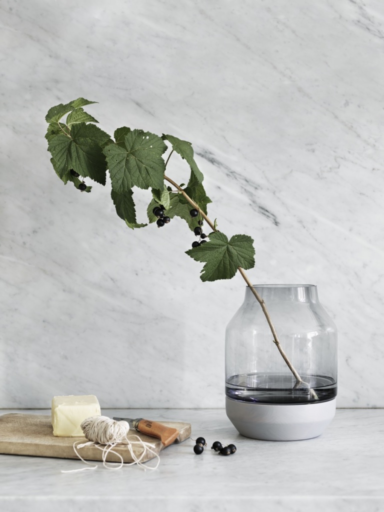 Muuto Elevated Vase Grey/Grey