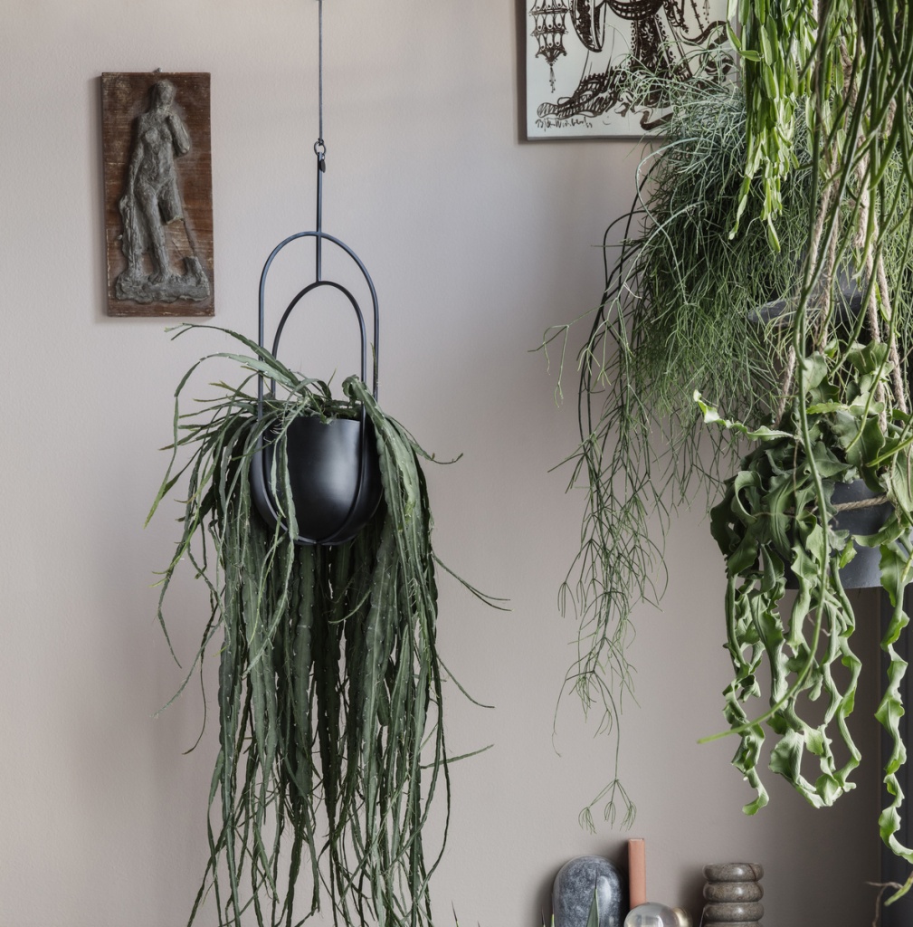 Ferm Living Hanging Deco Pot Black