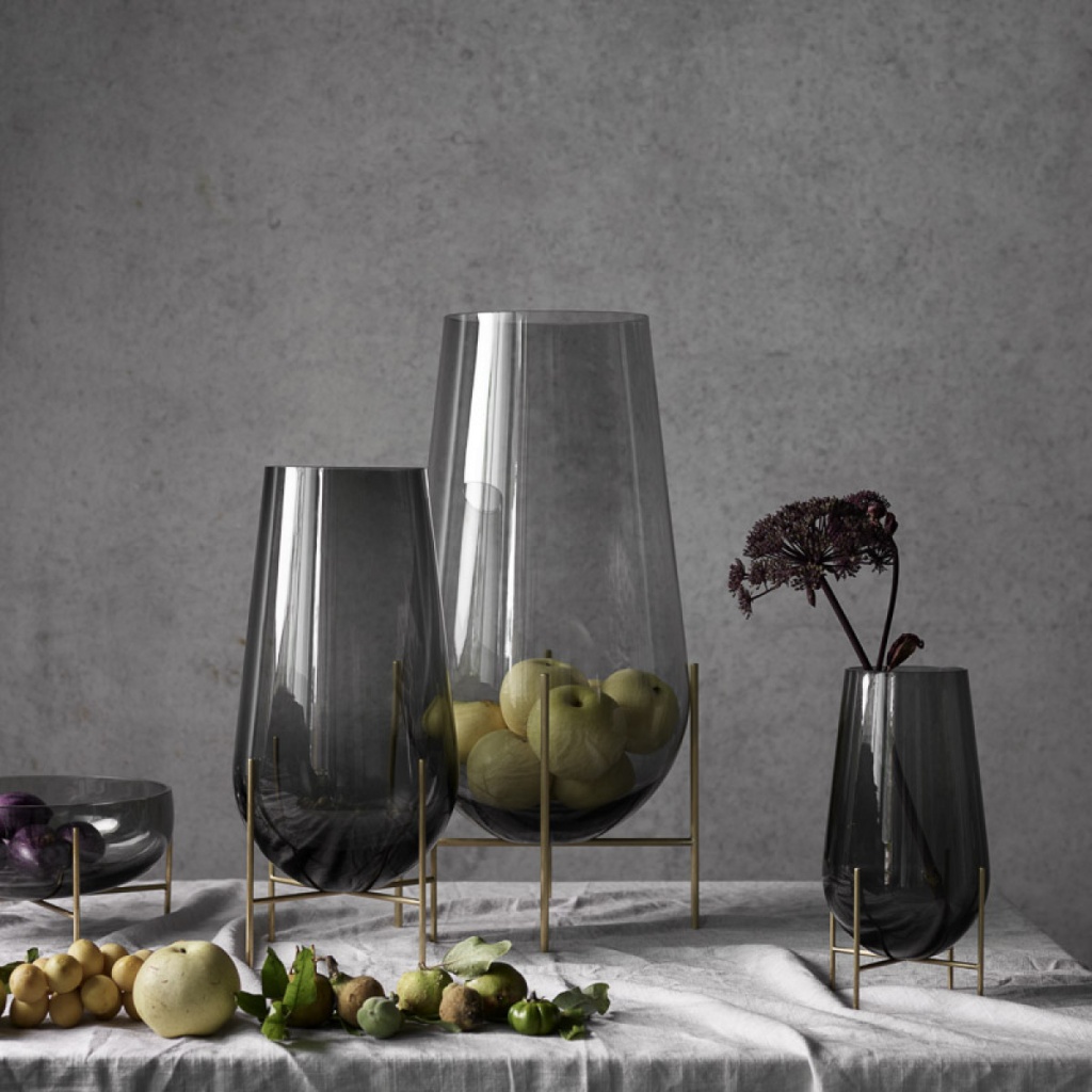 Menu Echasse Vase Smoke Brushed Brass Small